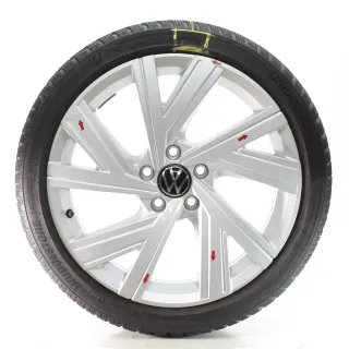 VW Golf VIII CD1 Winterräder Bergamo Bridgestone 225/40R18 92V DOT25 5H0601025AE - Bild 4