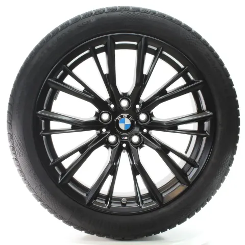 Background image for BMW 3er G20 G21 Winterräder Doppelspeiche 796 M Conti 225/45R18 95H 6885305
