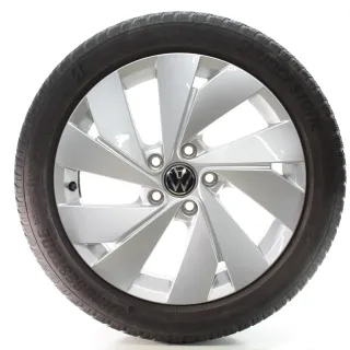 VW Golf 8 VIII CD1 Winterräder Belmont Bridgestone 205/50R17 DOT23 5H0601025B - Bild 3