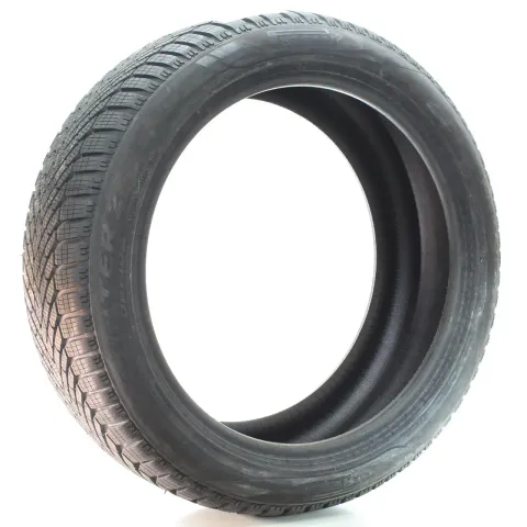 Background image for Winterreifen Pirelli Scorpion Winter 2 XL 235/50R20 104V DEMO