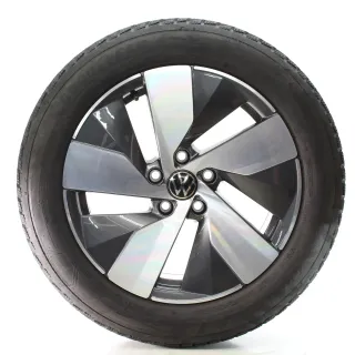 VW Passat B9 Variant CJ5 Winterräder Bologna Goodyear 215/55R17 DOT25 3J0601025B - Bild 3