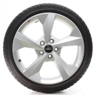 Audi A3 S3 8Y Winterräder 5-Speichen Pirelli 225/40R18 92V 8Y0601025CP - Bild 1