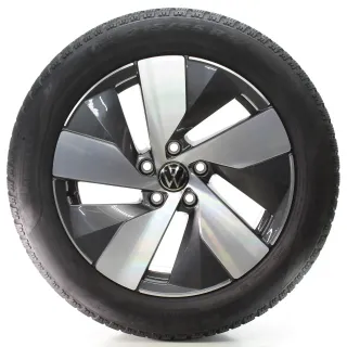 VW Passat B9 Variant CJ5 Winterräder Pirelli 215/55R17 94H DOT25 3J0601025K - Bild 1