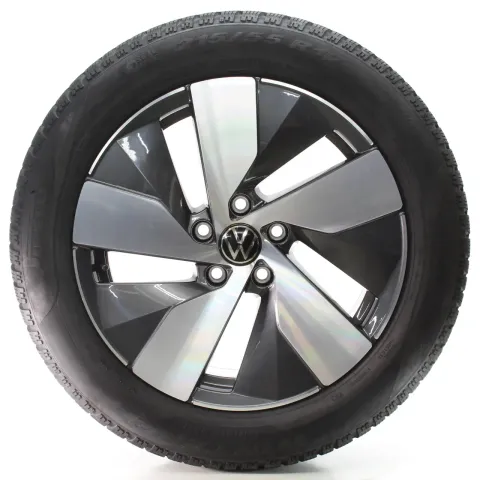 Background image for VW Passat B9 Variant CJ5 Winterräder Pirelli Bologna 215/55R17 DOT25 3J0601025K