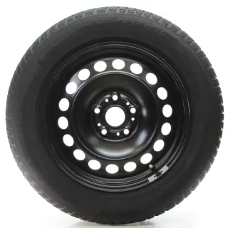 VW Touran 5T1 Winterräder Stahl Pirelli 205/60R16 96H DOT25 5QA601027C/E - Bild 1