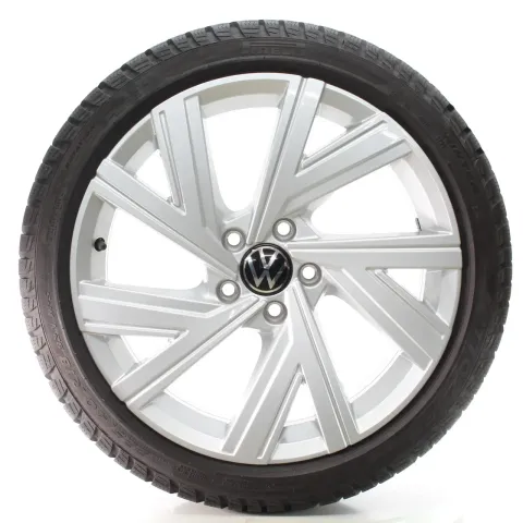 Background image for VW Golf 8 VIII CD1 Winterräder Bergamo Pirelli 225/40R18 92V DOT25 5H0601025AB