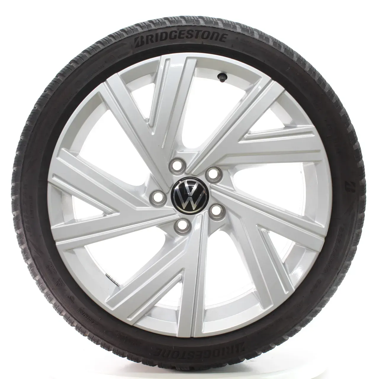 VW Golf 8 VIII CD1 Winterräder Bergamo Bridgestone 225/40R18 DOT25 5H0601025AB - Bild 1