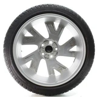 VW Golf VIII CD1 Winterräder Bergamo Pirelli 225/40R18 92V DOT25 5H0601025AE - Bild 5