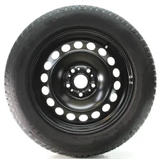 VW Touran 5T1 Winterräder Stahl Pirelli 205/60R16 96H DOT25 5QA601027C/E - Bild 3