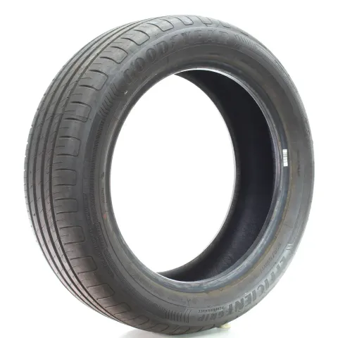 Background image for Sommerreifen Goodyear Efficient Grip Performance 205/55 R17 91V DOT24 1Stk