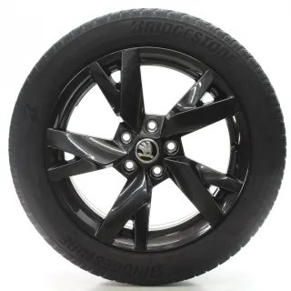 Skoda Octavia IV NX Winterräder Lyra Bridgestone 205/55R17 5E3601025AE - Bild 1
