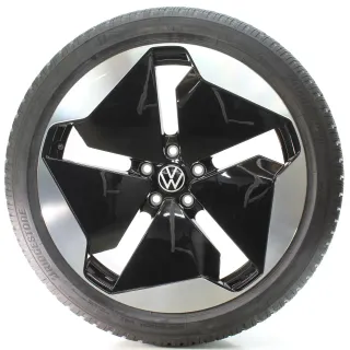 VW ID.3 E11 Winterräder Sanya Bridgestone 215/45R20 95T DOT25 10A601025T - Bild 2