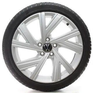 VW Golf 8 VIII CD1 Winterräder Bergamo Bridgestone 225/40R18 DOT25 5H0601025AB - Bild 1