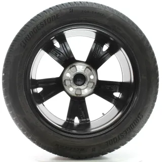 Skoda Octavia IV NX Winterräder Lyra Schwarz 205/55R17 95V DOT25 5E3601025AE - Bild 5
