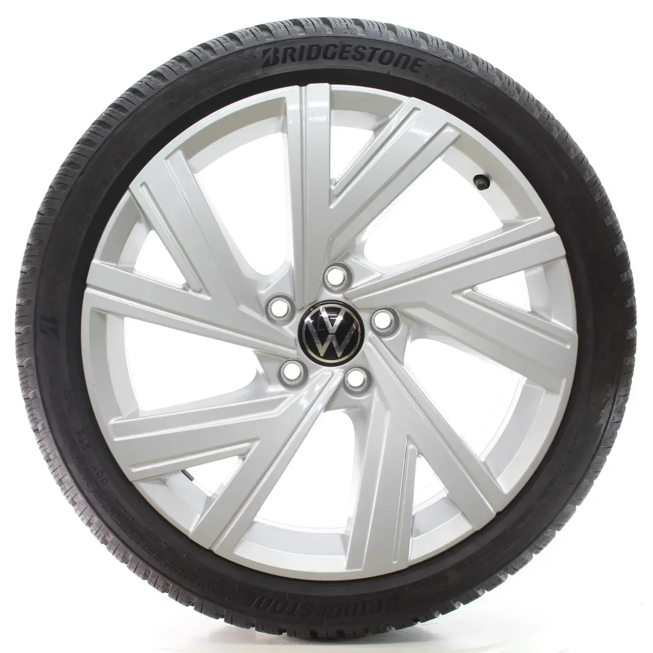 VW Golf 8 VIII CD1 Winterräder Bergamo Bridgestone 225/40R18 DOT25 5H0601025AB - Bild 1