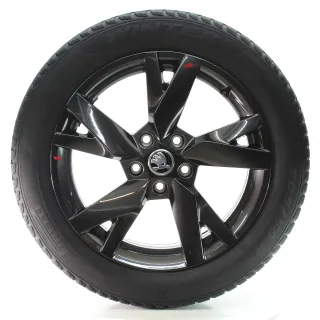 Skoda Octavia IV NX Winterräder Lyra Schwarz Pirelli 205/55R17 95T 5E3601025AE - Bild 2