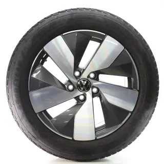 VW Passat B9 Variant CJ5 Winterräder Bologna Goodyear 215/55R17 DOT25 3J0601025B - Bild 2