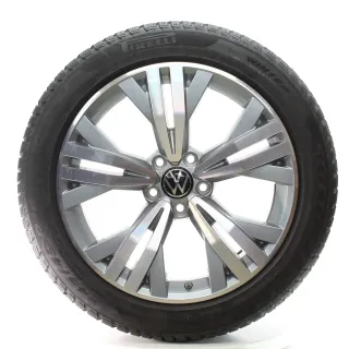 VW Passat Alltrack 3G Winterräder Kalamata Pirelli 245/45R18 96V 3G0601025BK - Bild 1
