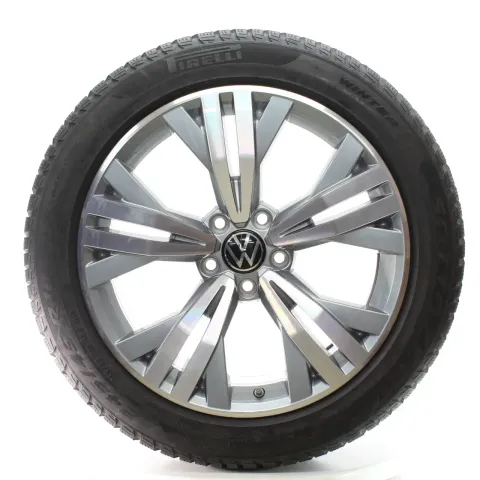 Background image for VW Passat Alltrack 3G Winterräder Kalamata Pirelli 245/45R18 96V 3G0601025BK