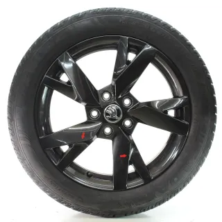 Skoda Octavia IV NX Winterräder Lyra Schwarz 205/55R17 95V DOT24 5E3601025AE - Bild 2