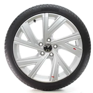 VW Golf 8 VIII CD1 Winterräder Bergamo Hankook 225/40R18 DOT25 5H0601025AB - Bild 1
