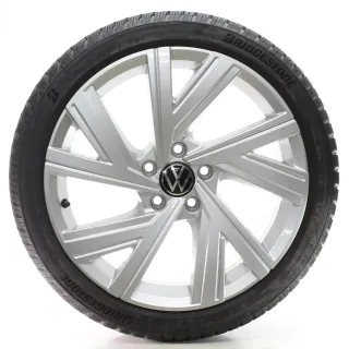 VW Golf 8 VIII CD1 Winterräder Bergamo Bridgestone 225/40R18 DOT23 5H0601025AB - Bild 1