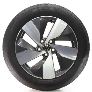 VW Passat B9 Variant CJ5 Winterräder Bologna Goodyear 215/55R17 DOT24 3J0601025B - Bild 2