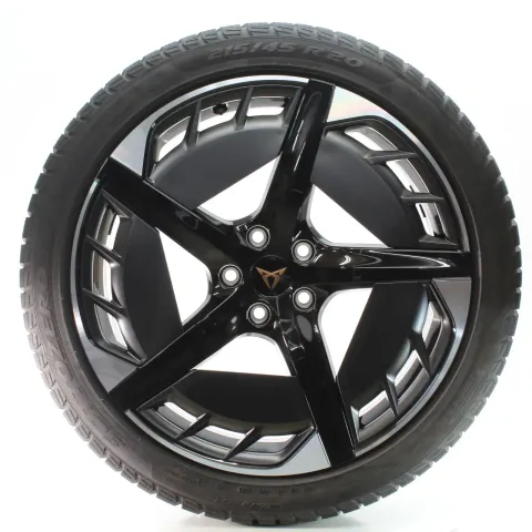 Background image for Cupra Born K11 Winterräder Hurricane Pirelli 215/45R20 95W 10E601025E