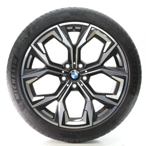 Background image for BMW 4er GC i4 G26 Sommerräder M Aerodynamik 860 245/40-255/40R19 DOT24 8747306
