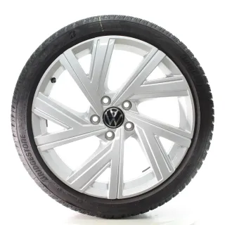 VW Golf 8 VIII CD1 Winterräder Bergamo Bridgestone 225/40R18 DOT25 5H0601025AB - Bild 3