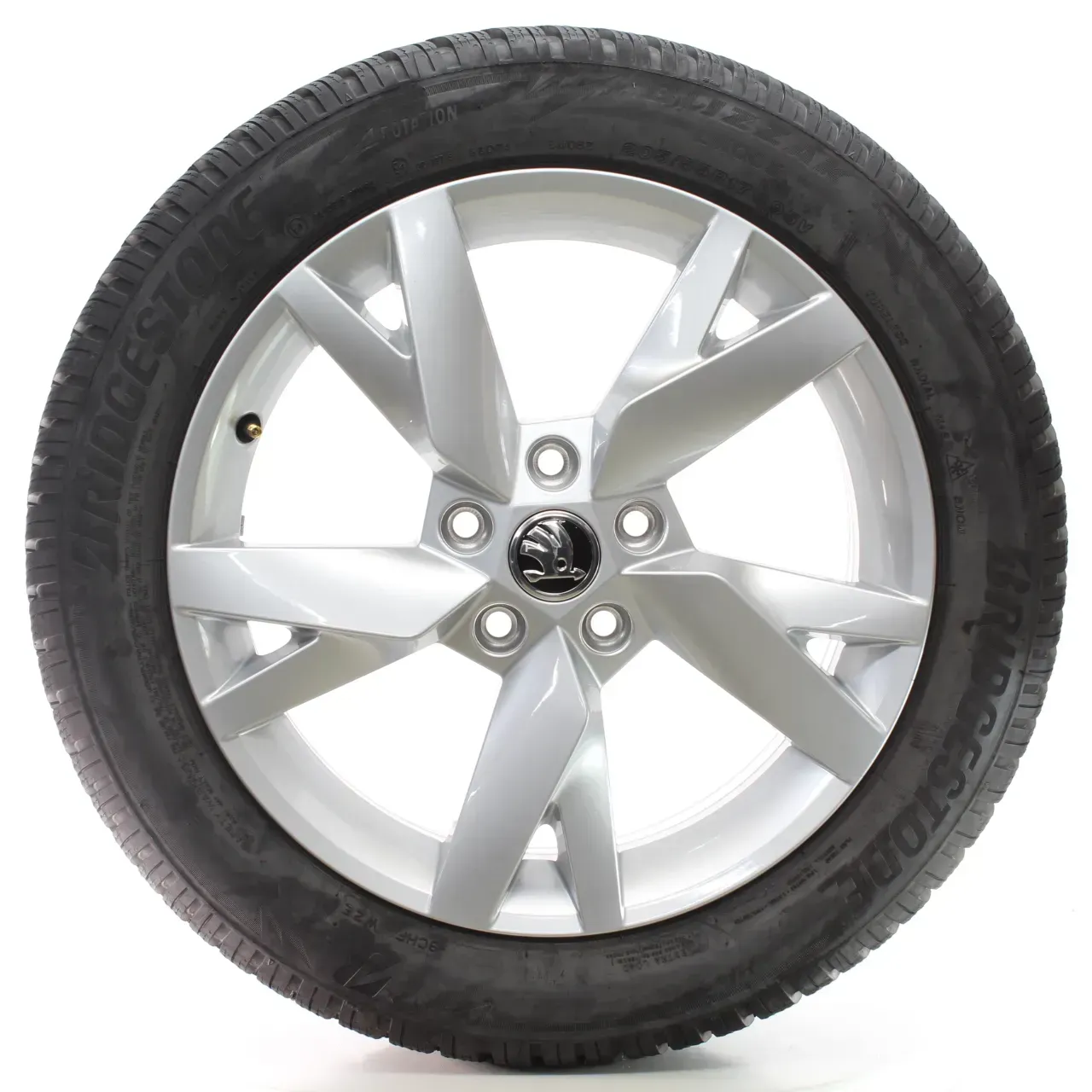 Skoda Octavia IV NX Winterräder Lyra Bridgestone 205/55R17 DOT24 5E3601025AC - Bild 1