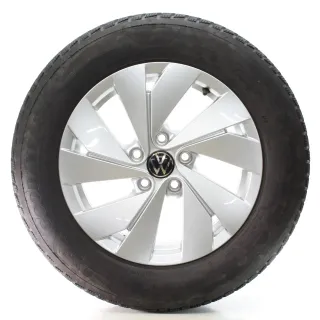 VW Passat B9 Variant CJ5 Winterräder Belmont Goodyear 215/60R16 DOT25 3J0601025 - Bild 4