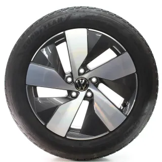 VW Passat B9 Variant CJ5 Winterräder Bologna Goodyear 215/55R17 DOT24 3J0601025B - Bild 3