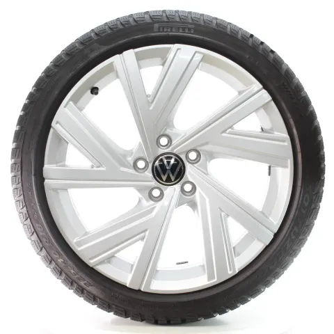 Background image for VW Golf 8 VIII CD1 Winterräder Bergamo Pirelli 225/40R18 92V DOT25 5H0601025AB