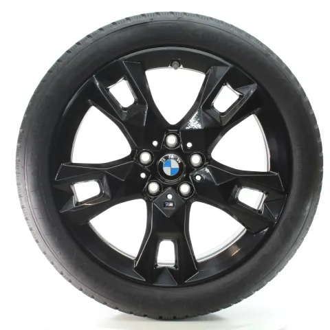 Background image for BMW 1er F70 Winterräder M Sternspeiche 968 Goodyear 195/50R18 93H DOT25 5A45271