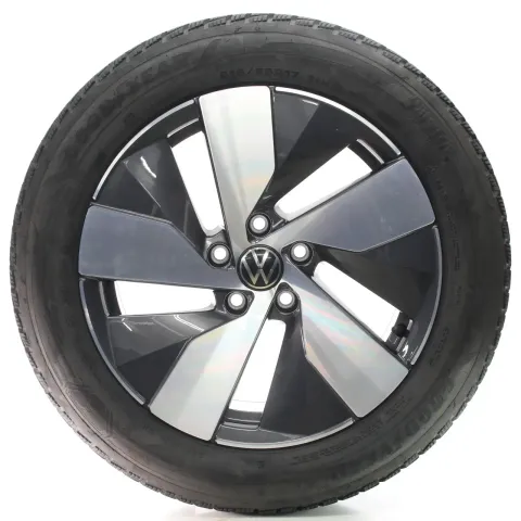 Background image for VW Passat B9 Variant CJ5 Winterräder Bologna Goodyear 215/55R17 DOT24 3J0601025K
