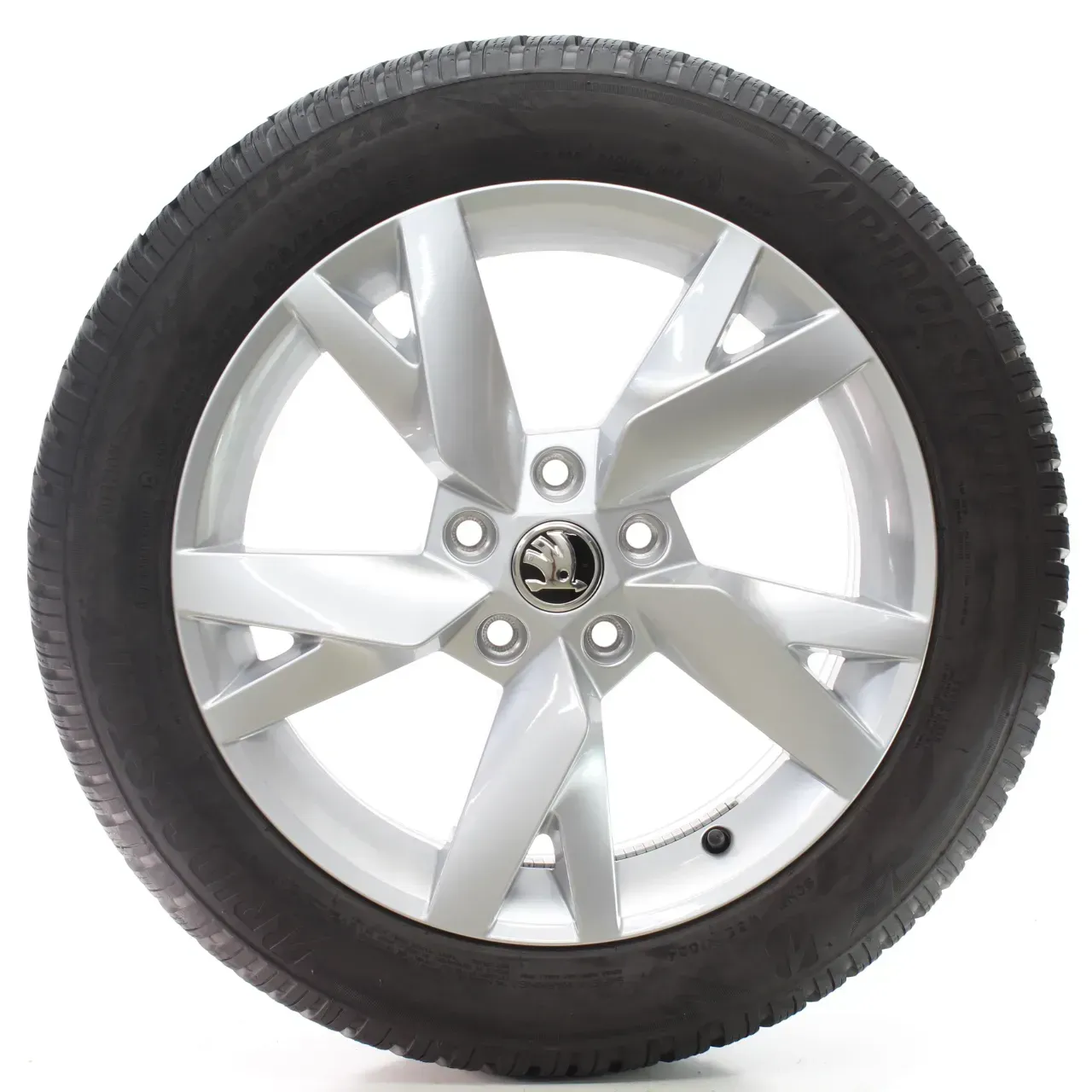 Skoda Octavia IV NX Winterräder Lyra Bridgestone 205/55R17 95V DOT24 5E3601025AC - Bild 1