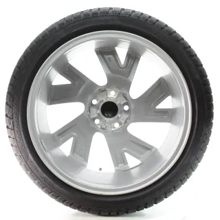 VW Golf VIII CD1 CG5 Winterräder Bergamo Pirelli 225/40R18 DOT25 5H0601025AB - Bild 5