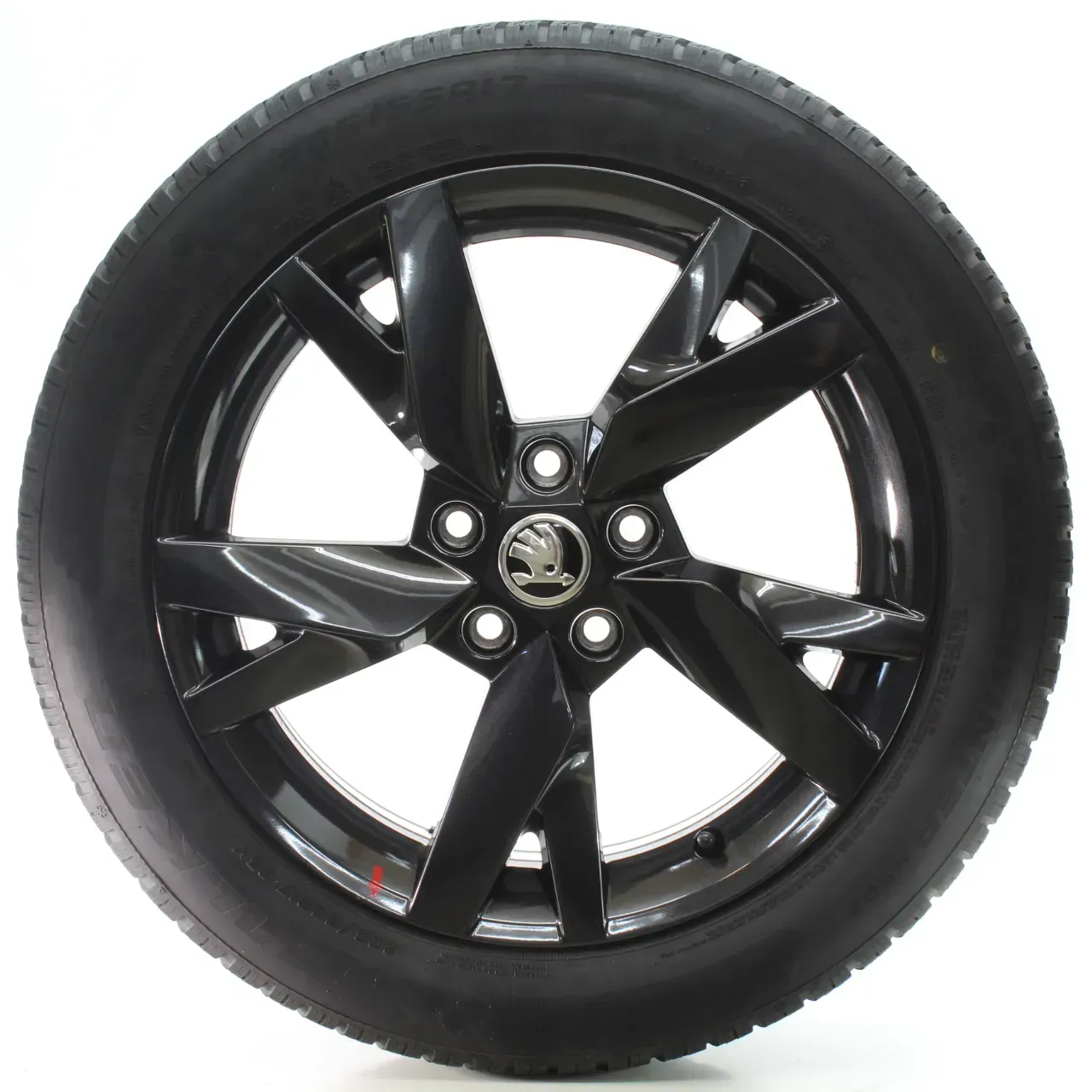 Skoda Octavia IV NX Winterräder Lyra Falken 205/55R17 95V DOT23 5E3601025AE - Bild 1