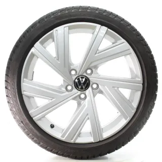VW Golf 8 VIII CD1 Winterräder Bergamo Pirelli 225/40R18 92V DOT25 5H0601025AB - Bild 3