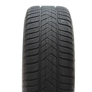 VW Golf VIII CD1 Winterräder Bergamo Pirelli 225/40R18 92V DOT25 5H0601025AE - Bild 7