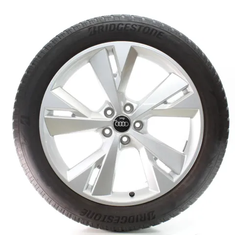 Background image for Audi Q4 E-Tron F4 Winterräder 5-Y-Speichen-Rad 235/50-255/45R20 89A601025D-L