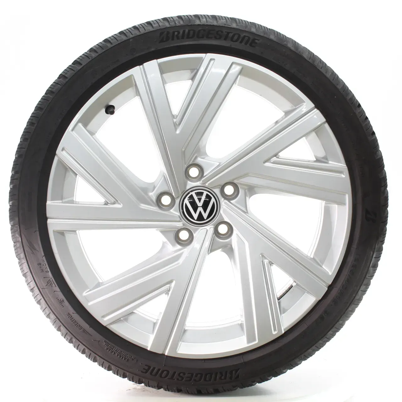 VW Golf 8 VIII CD1 Winterräder Bergamo Bridgestone 225/40R18 DOT23 5H0601025AB - Bild 1