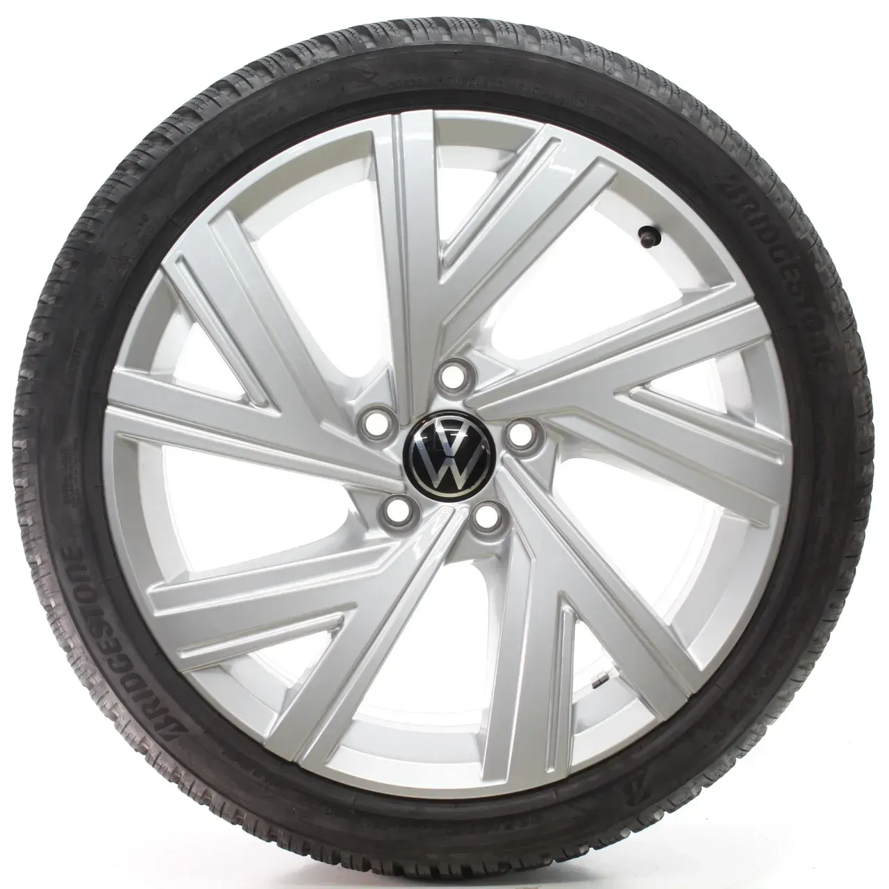 VW Golf 8 VIII CD1 Winterräder Bergamo Bridgestone 225/40R18 92V 5H0601025AB - Bild 1