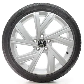 VW Golf 8 VIII CD1 Winterräder Bergamo Bridgestone 225/40R18 DOT24 5H0601025AB - Bild 2