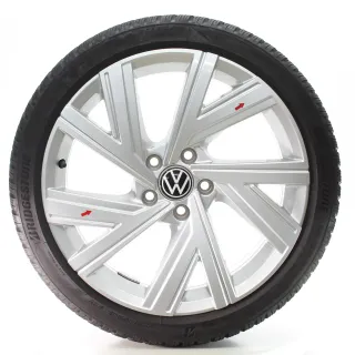 VW Golf 8 VIII CD1 Winterräder Bergamo Bridgestone 225/40R18 DOT23 5H0601025AB - Bild 2