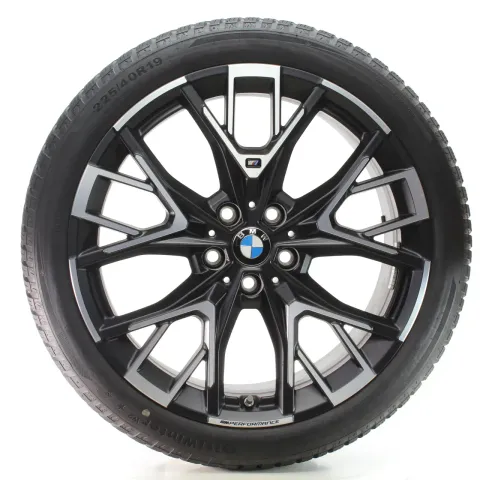Background image for BMW 1er F70 2er GC F74 Winterräder Y-Speiche 979 M Giti 225/40R19 93H 5A45273