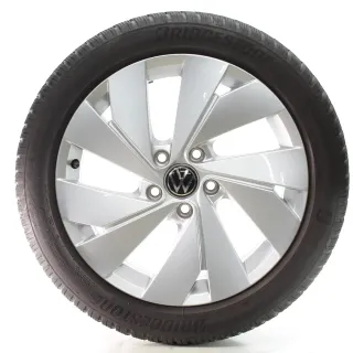 VW Golf 8 VIII CD1 Winterräder Belmont Bridgestone 205/50R17 DOT23 5H0601025B - Bild 1