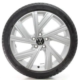 VW Golf 8 VIII CD1 Winterräder Bergamo Bridgestone 225/40R18 DOT24 5H0601025AB - Bild 3