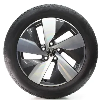 VW Passat B9 Variant CJ5 Winterräder Bologna Pirelli 215/55R17 DOT25 3J0601025K - Bild 1